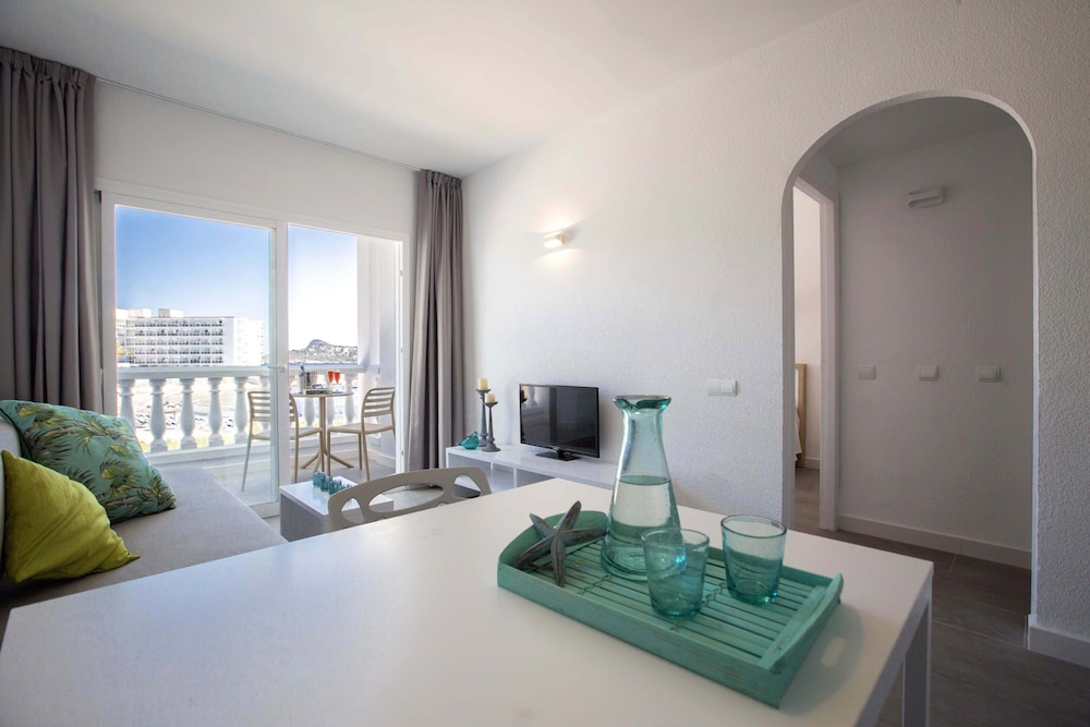 Apartment, 1 Bedroom, Balcony (2 adults) photo 3
