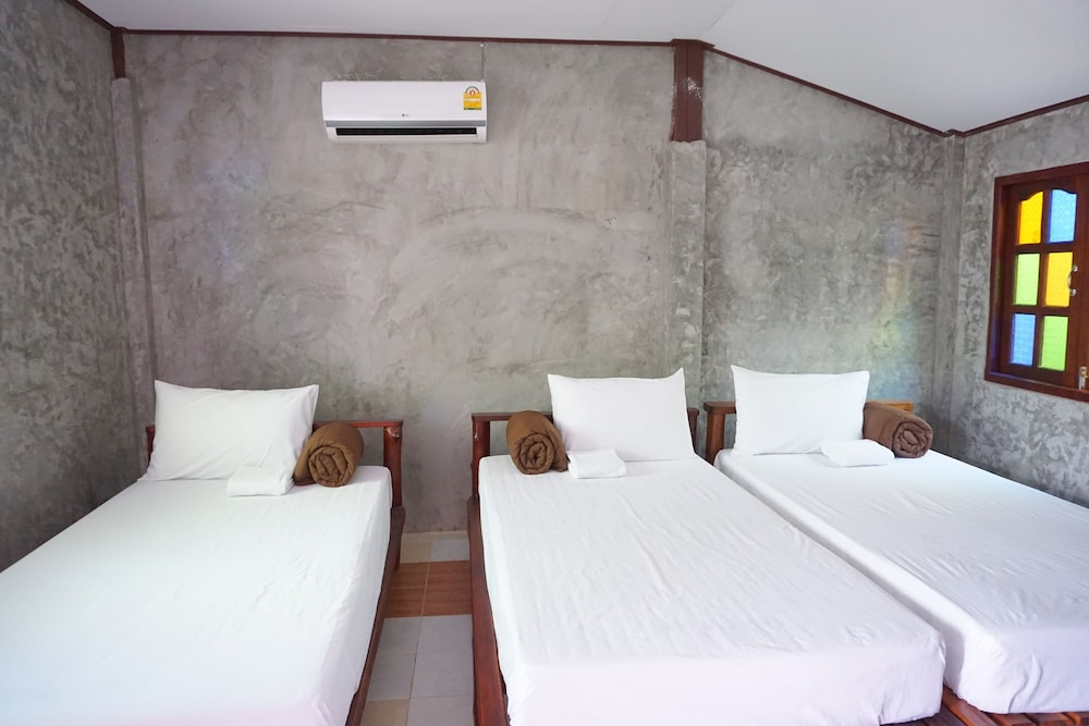 Standard Triple Room photo 2