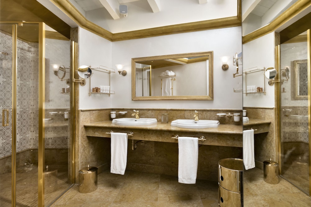 Signature Suite, Sea View - Photo 11