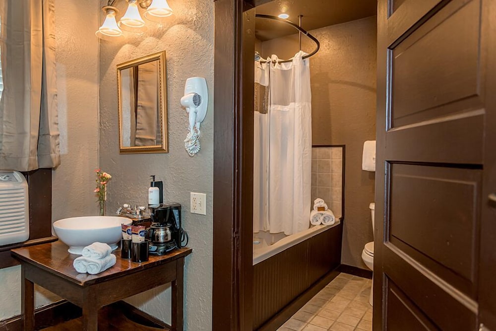 Standard Single Room, 1 Queen Bed - Photo 3