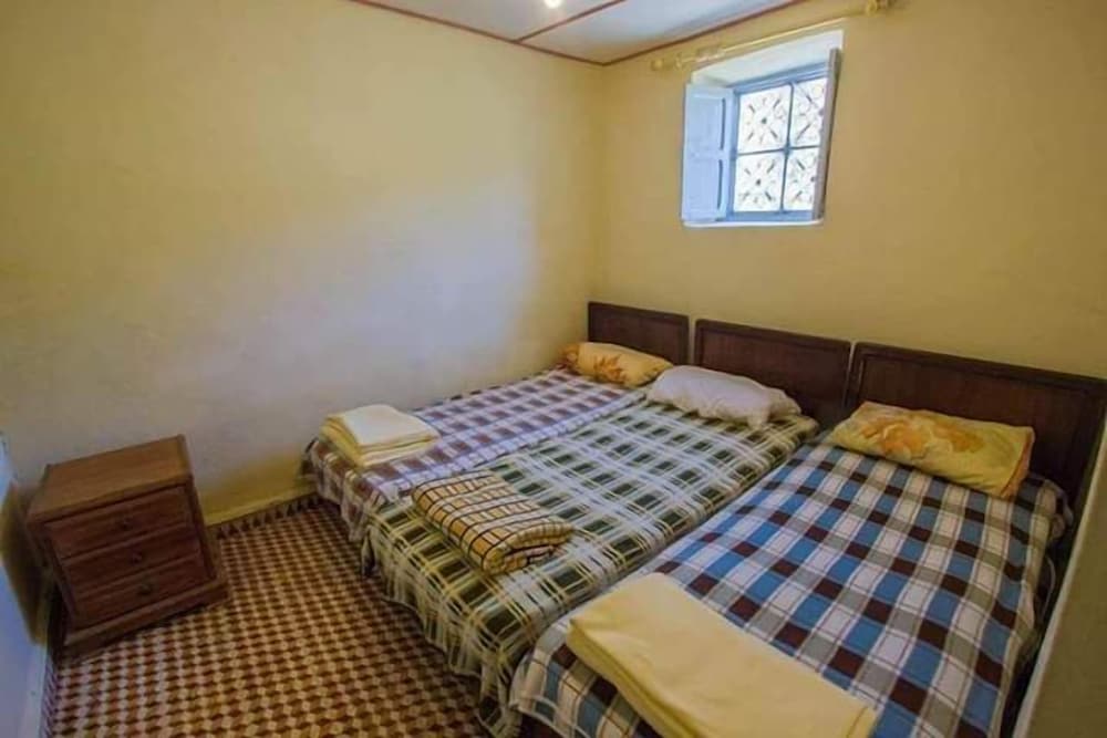 Standard Triple Room, 3 Twin Beds, Non Smoking photo 3