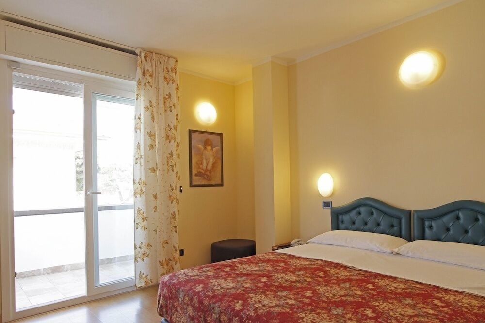 Triple Room, Balcony photo 2