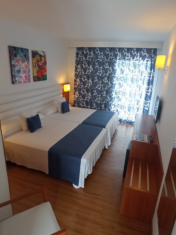 Superior Double Room, Pool View (3 adults), photo 6
