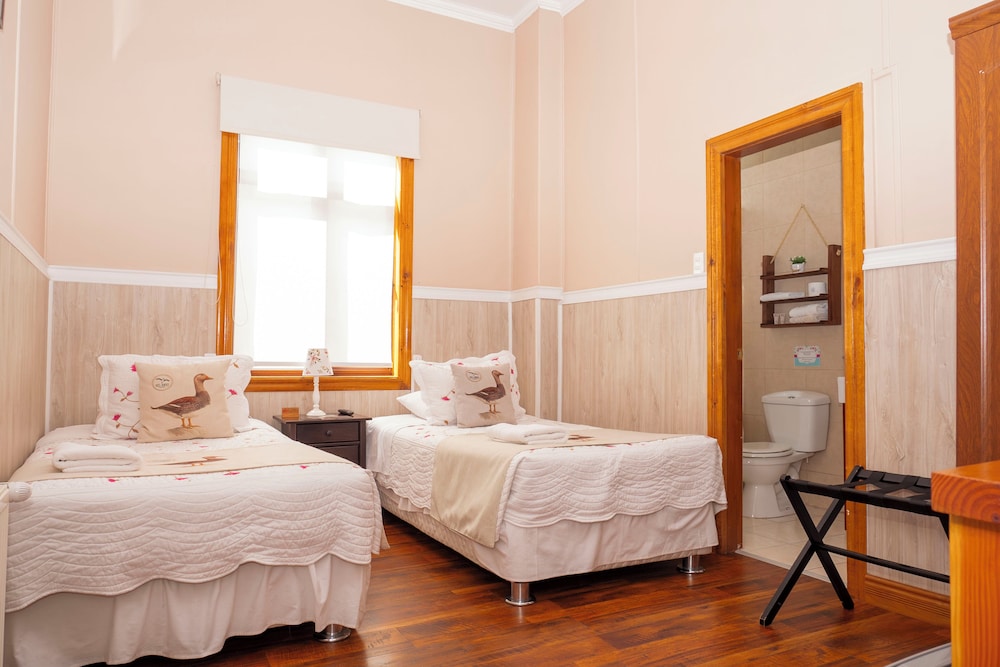 Standard Twin Room, 2 Twin Beds photo 2