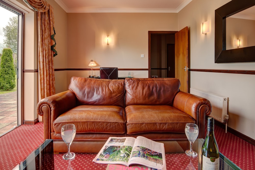 Suite - Photo 12