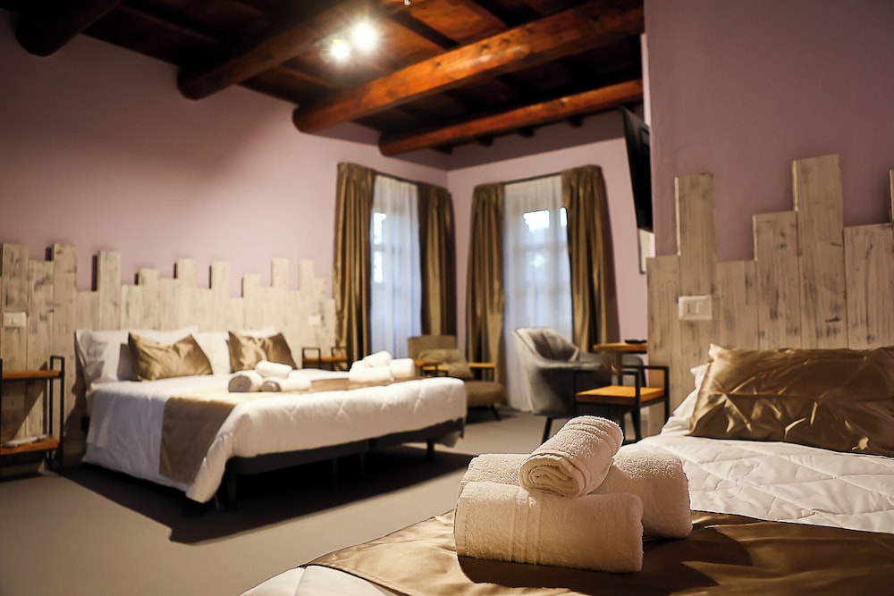 Triple Room, Courtyard View