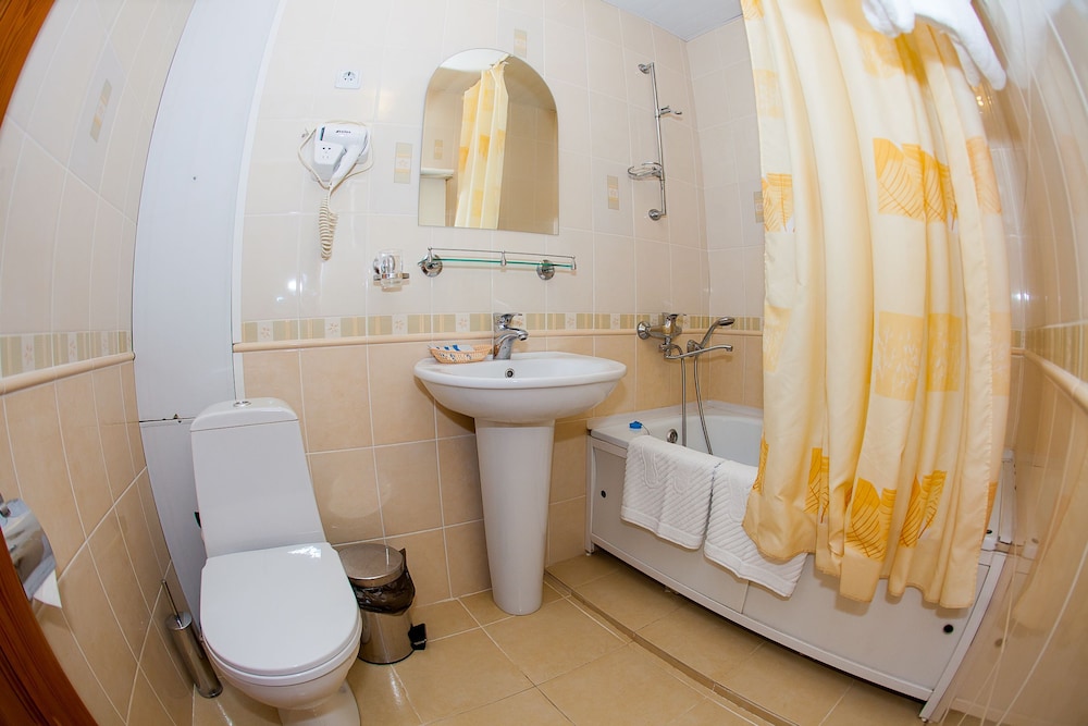 Family Double Or Twin Room, Private Bathroom photo 2