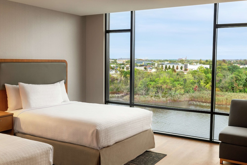Suite, 1 Bedroom, River Side - Photo 2