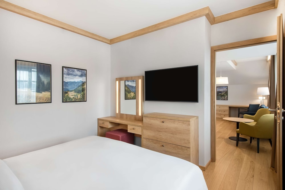 Suite - Photo 5
