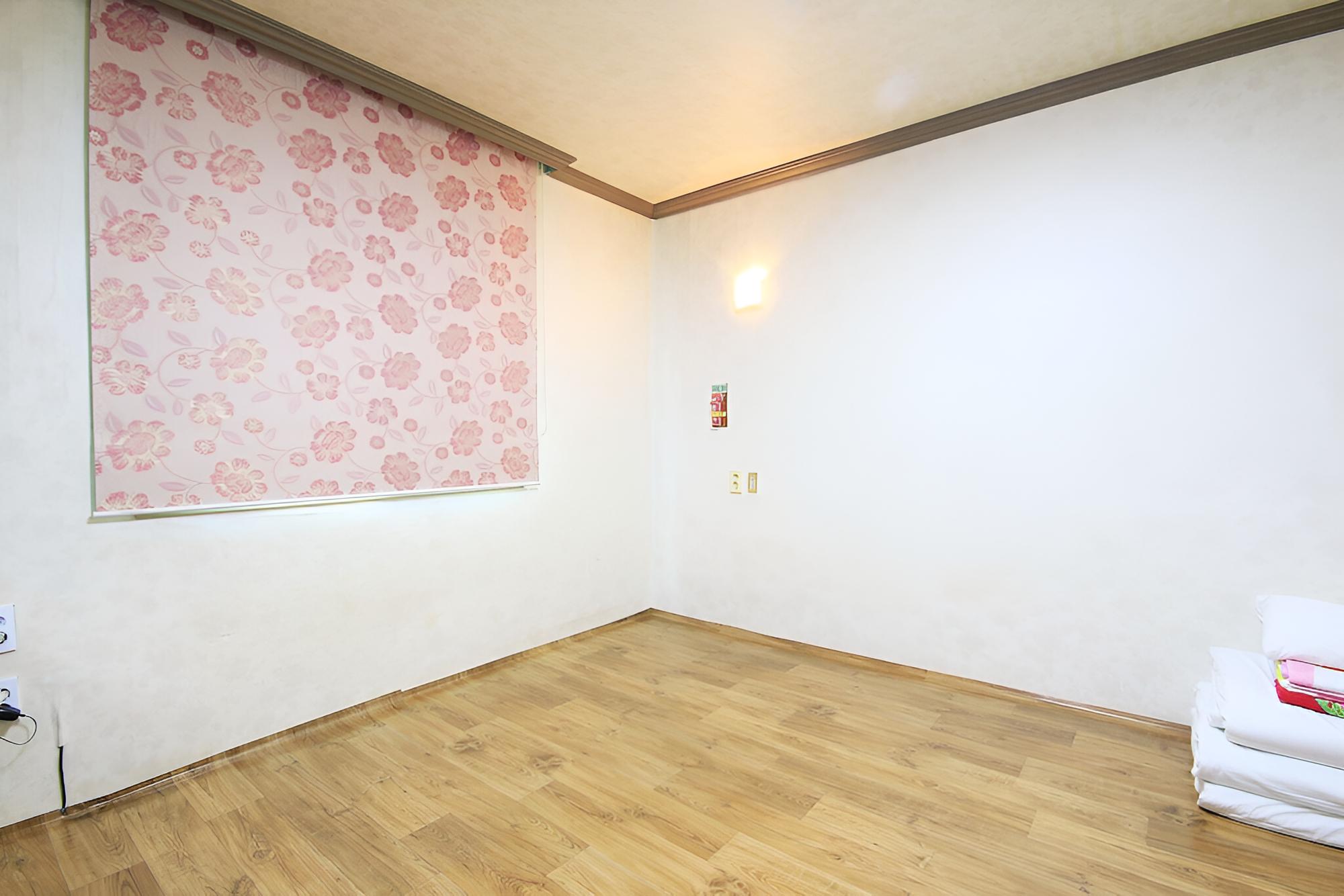 Room (Korean) - Photo 1