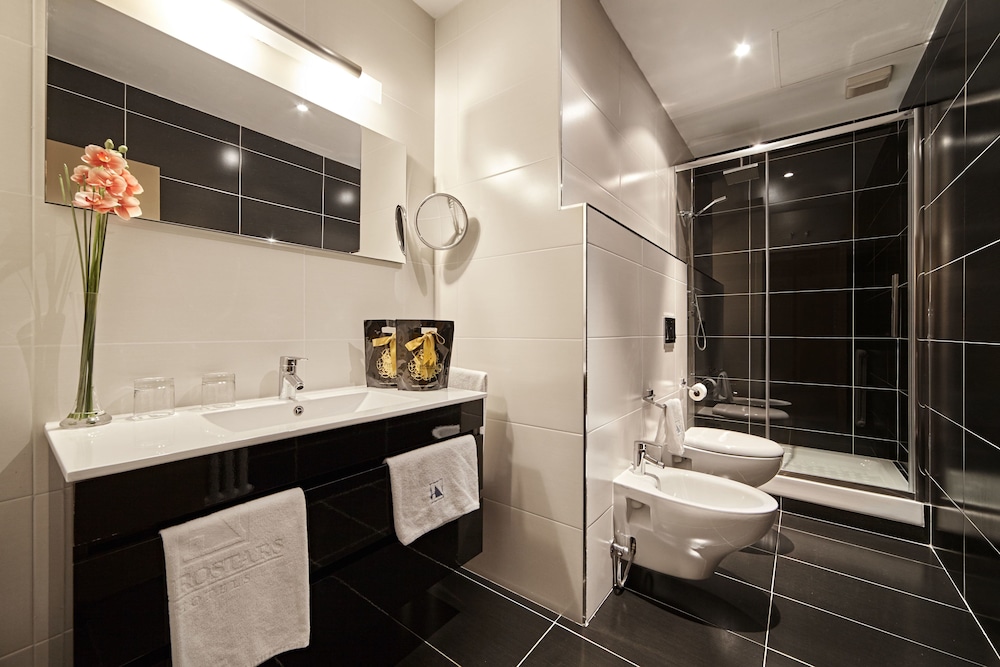 Standard Single Room, Bathtub photo 2