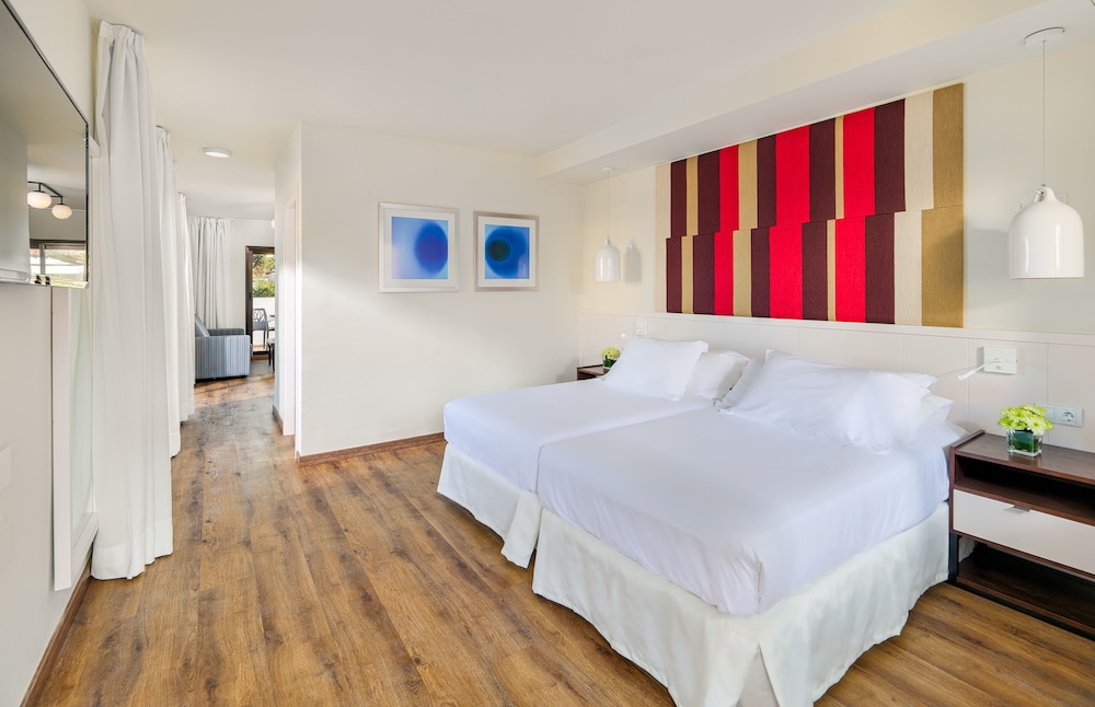 Suite (3 adults + 1 children)