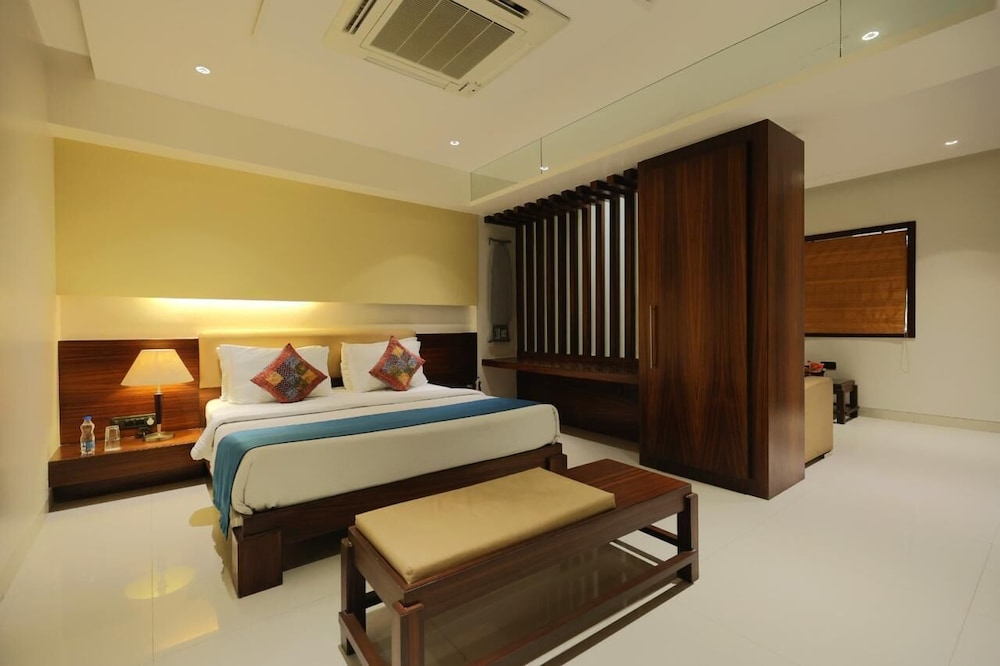Luxury Double or Twin Room, City View