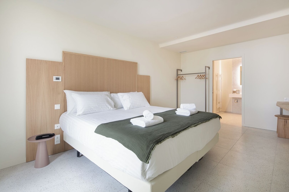 Junior Suite, Ocean View photo 3
