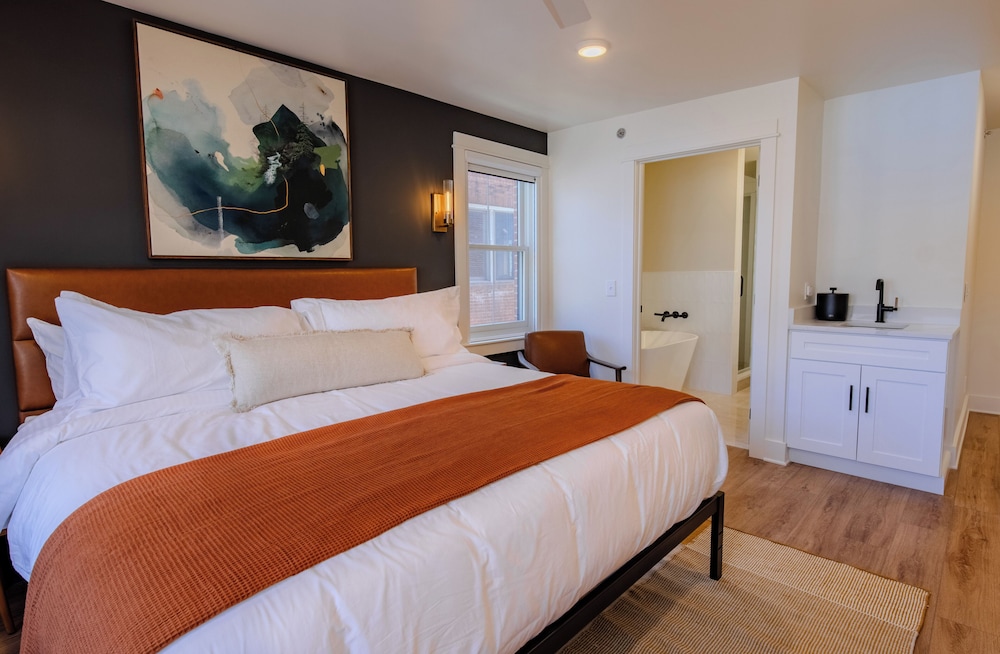 Presidential Room, City View, Corner