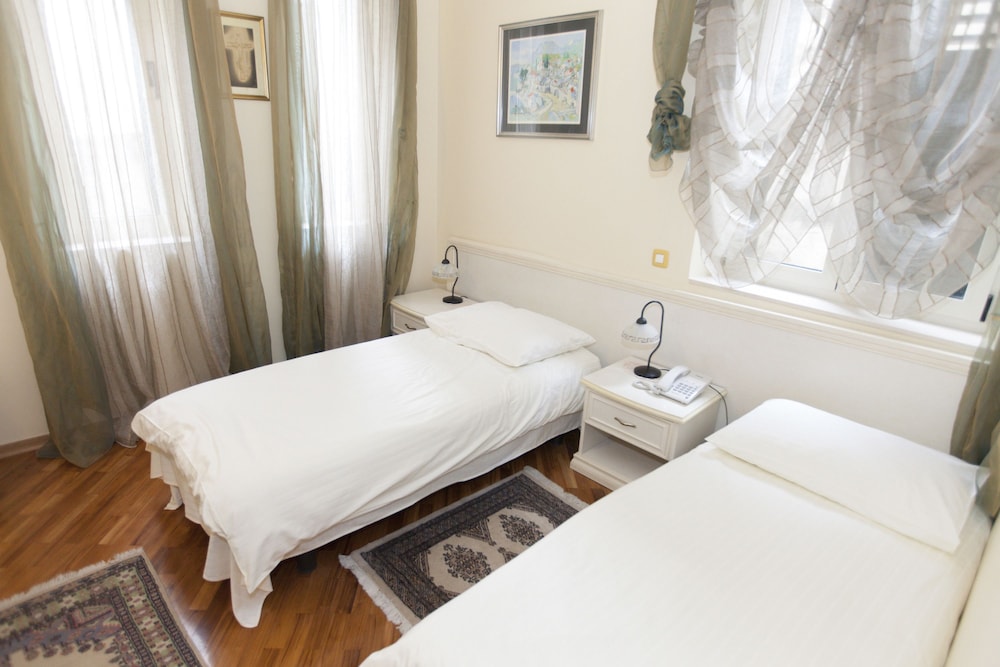 Double or Twin Room photo 1