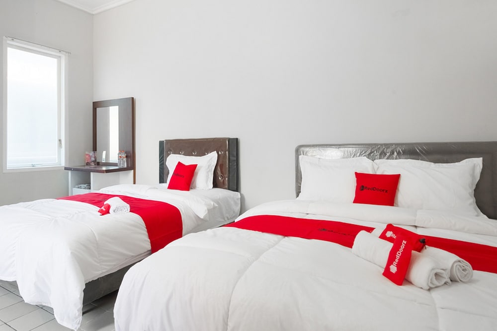 Triple Room (Reddoorz) photo 1