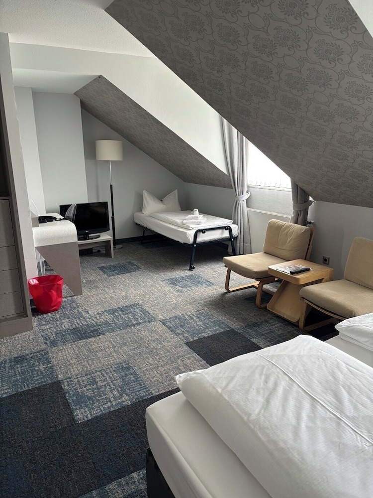 Business Triple Room, 1 Bedroom - Photo 9