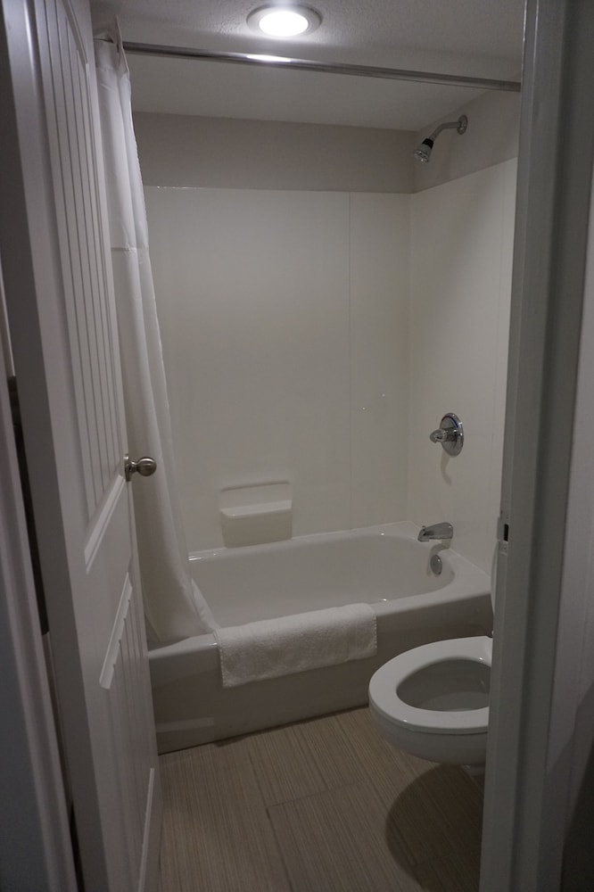 Standard Room, 2 Double Beds, Non Smoking - Photo 2