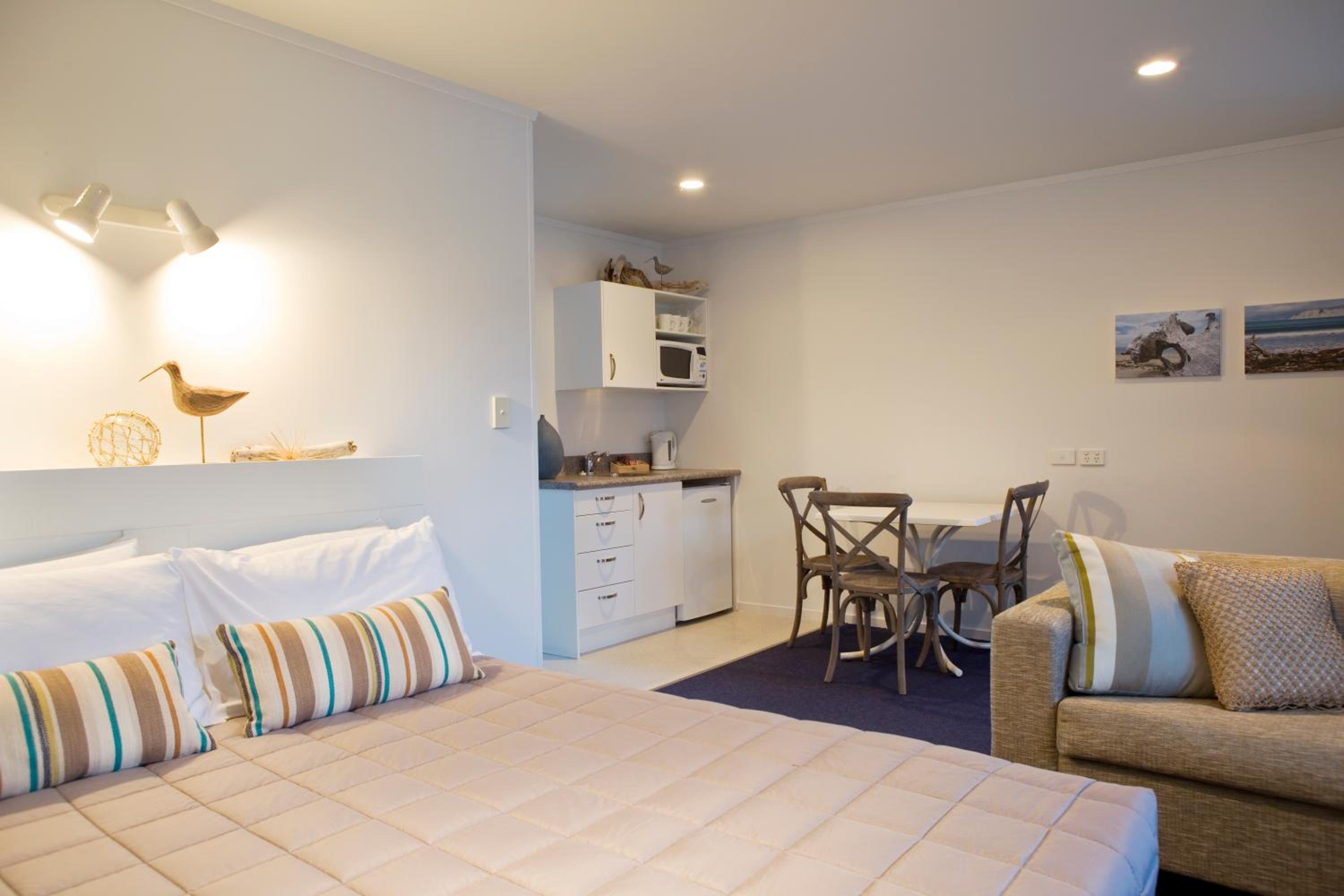 One-Bedroom Family Suite photo 1