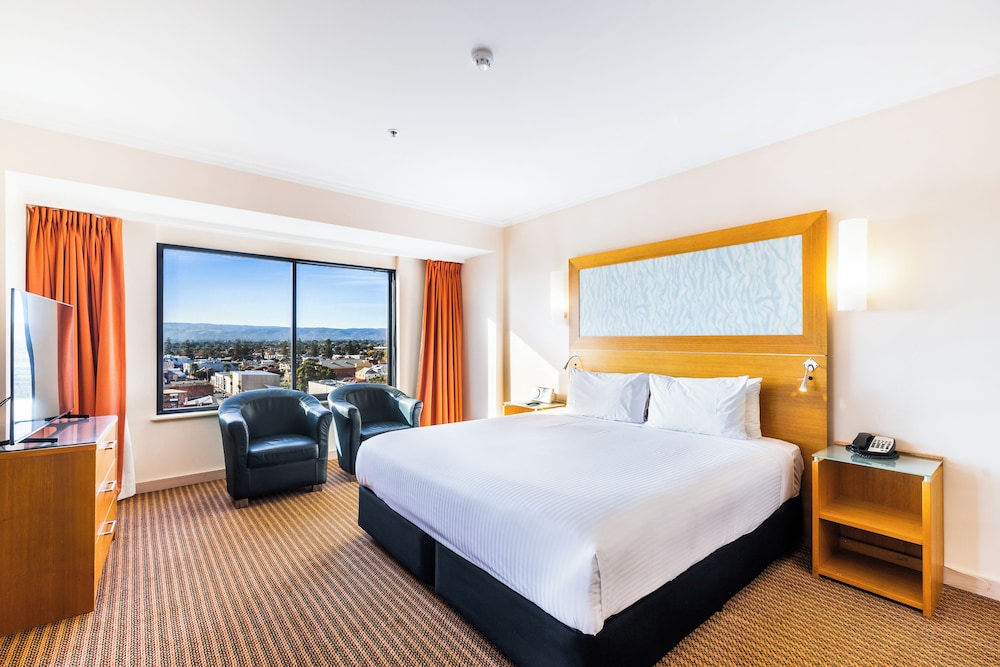 Suite - City View - Photo 4