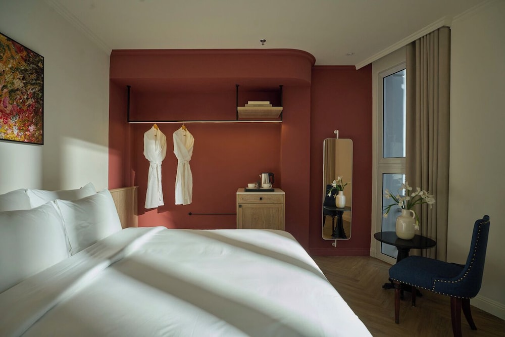 Deluxe Room, City View
