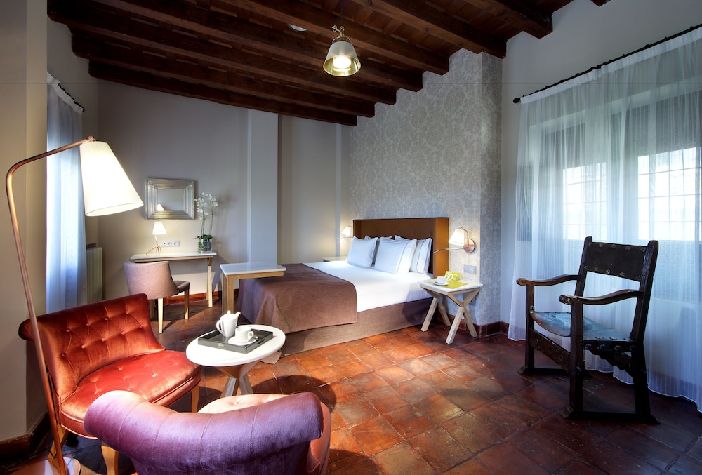 Double Room - Photo 5