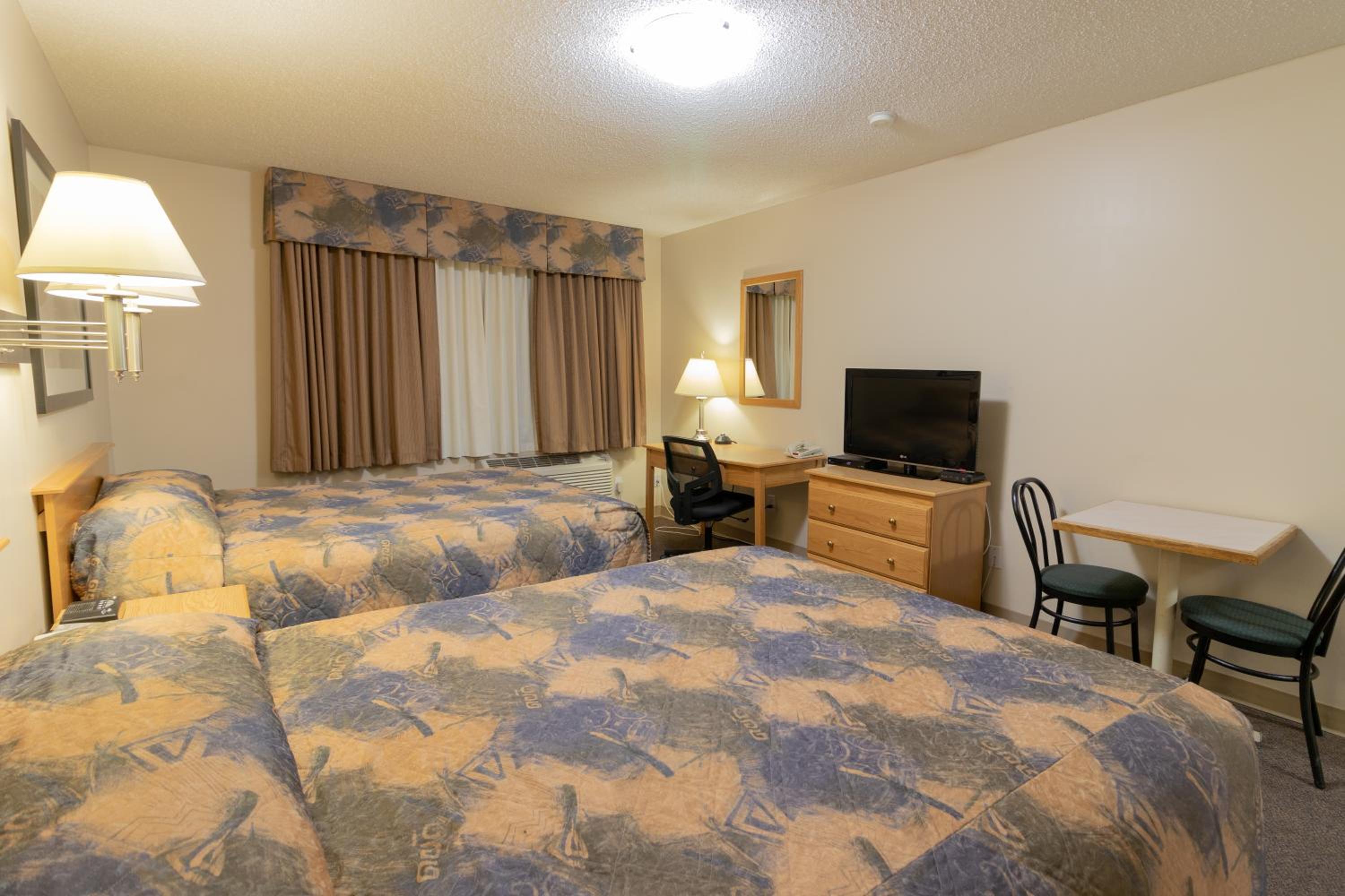 Queen Room with Two Queen Beds - Smoking