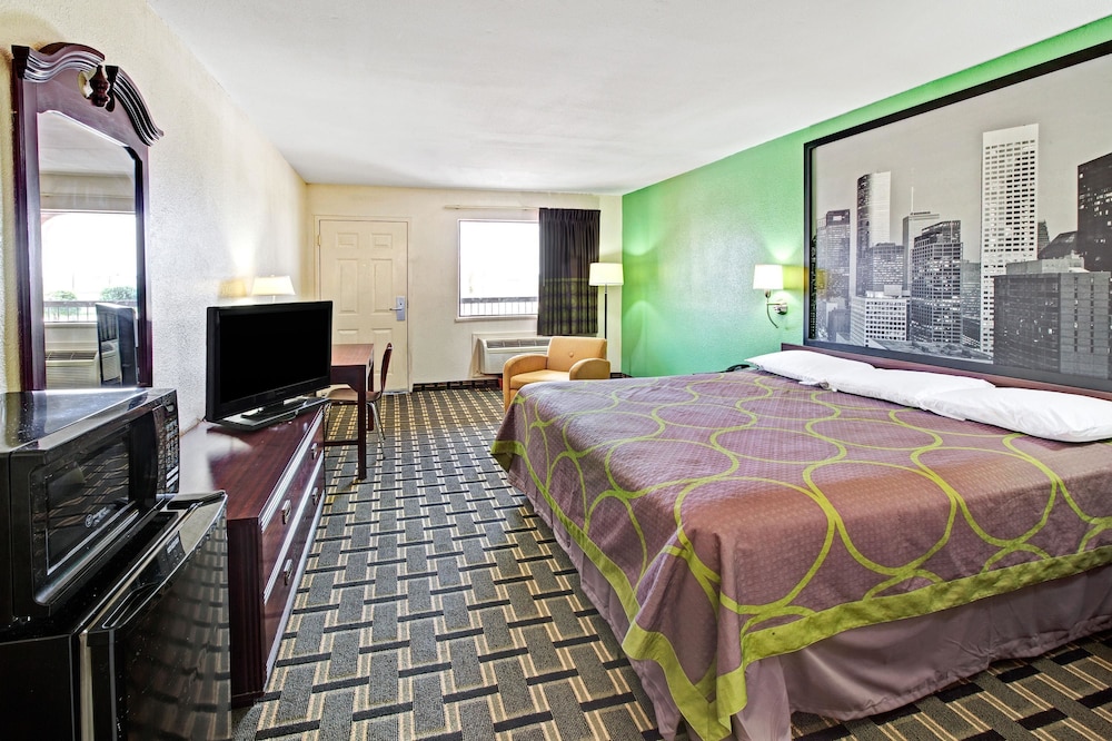 Standard Room, 1 King Bed photo 1