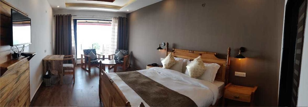 Super Deluxe Room - Photo 13