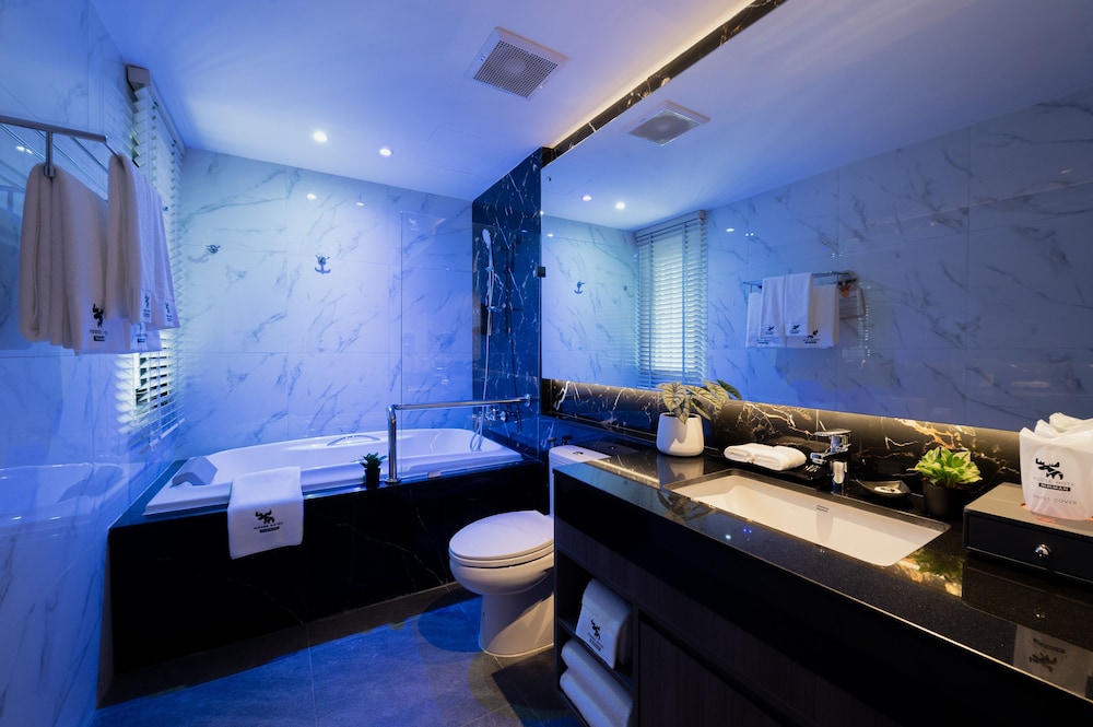 Two Bed Room Family Suite - Photo 2