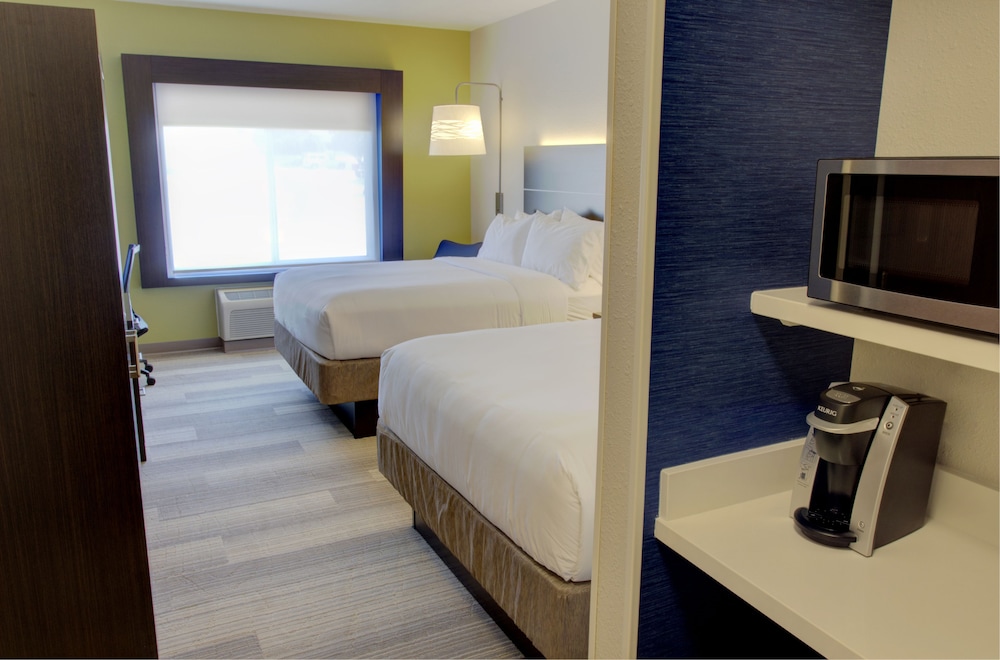 Suite, 2 Queen Beds, Non Smoking - Photo 8