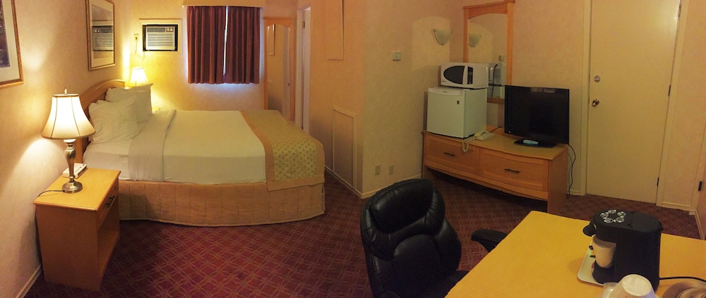 Standard Room, 1 Queen Bed