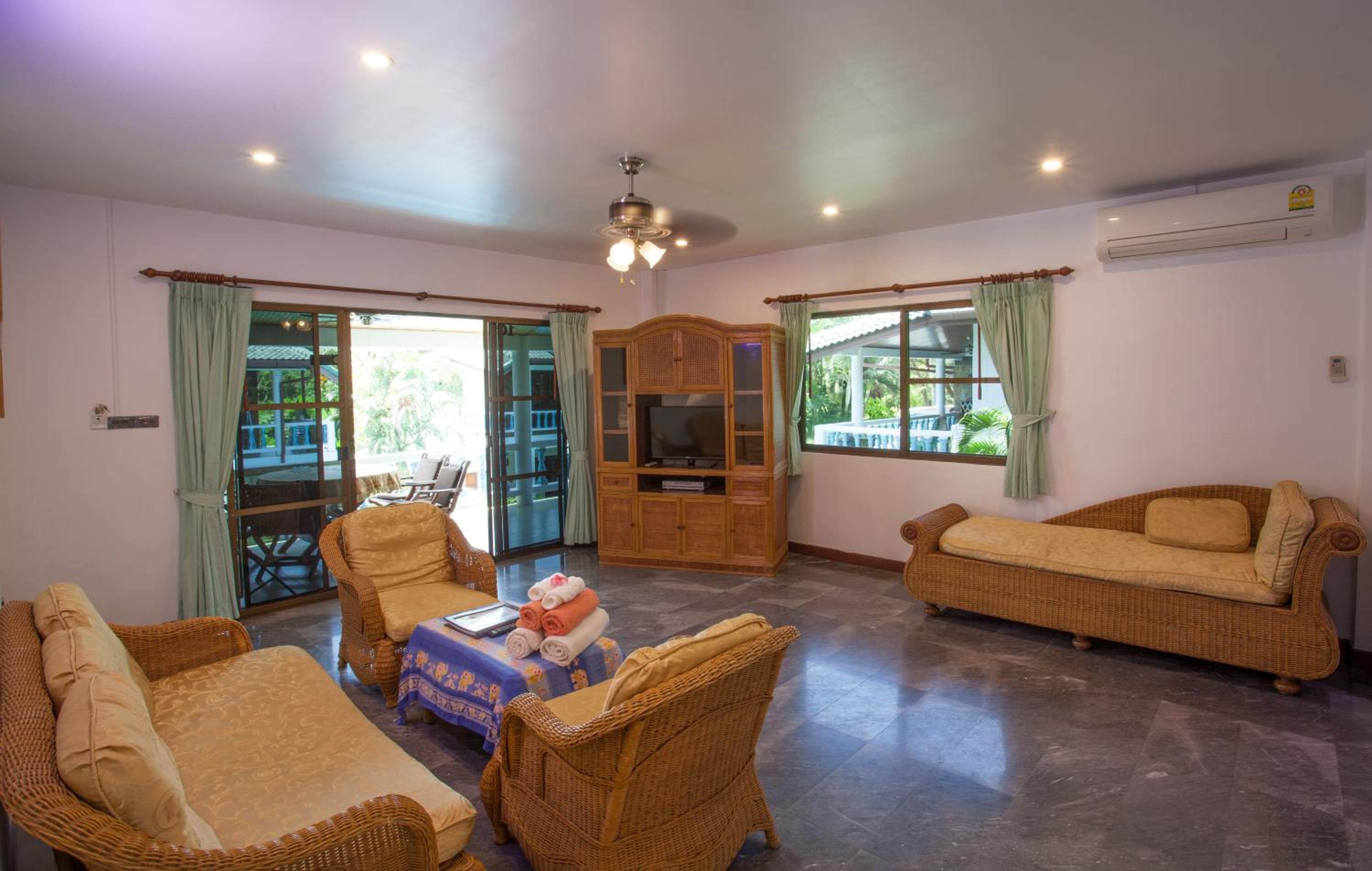 Superior One-Bedroom Apartment