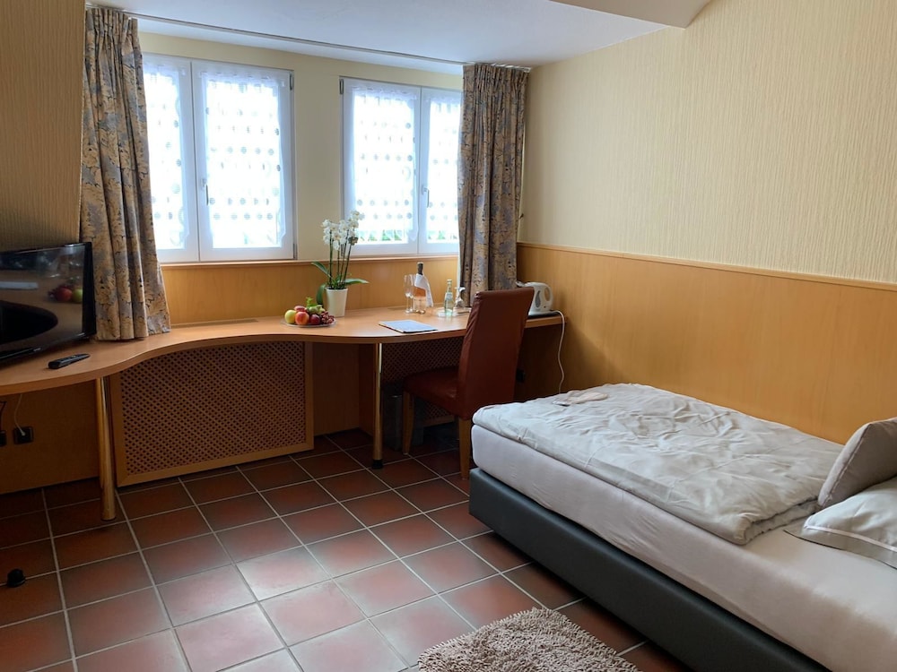 small double room with french mattress