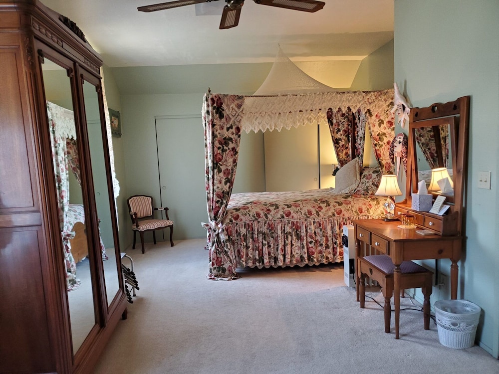Double Room, Private Bathroom (Library) photo 2