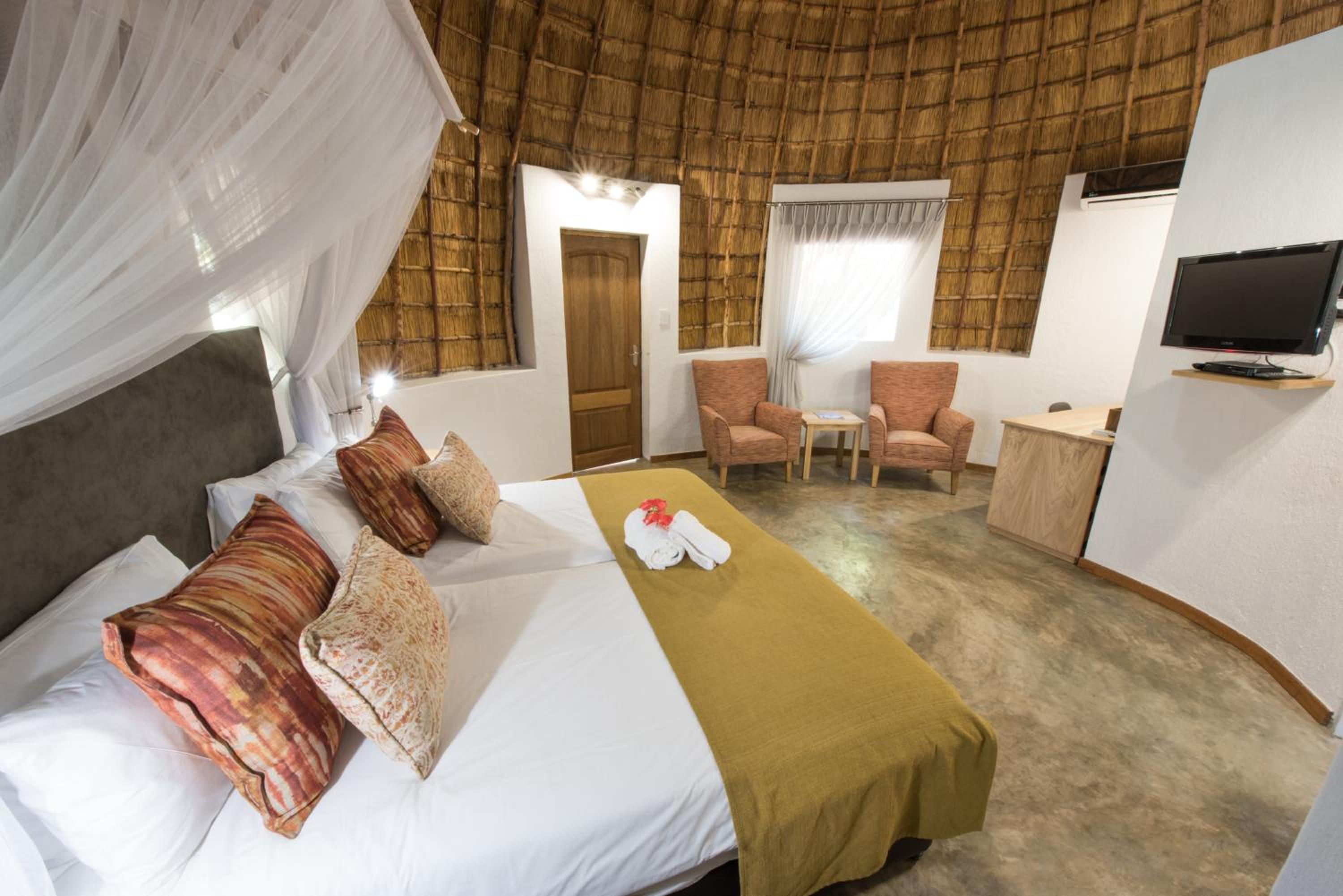 Standard Twin Room with Garden View - Photo 3