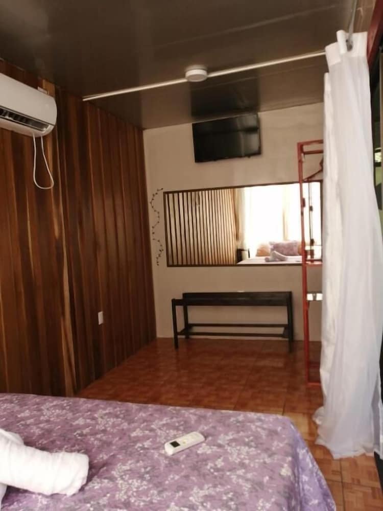 Villa Familiar, 2 Dormitorios, Piscina Privada