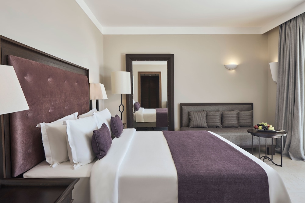Twin / Double Room Inland View