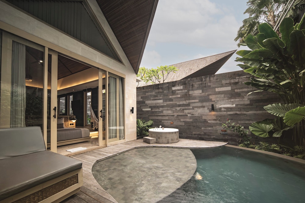 Smart 1 Bedroom Villa With Private Pool & Jacuzzi - Near Construction - Photo 6