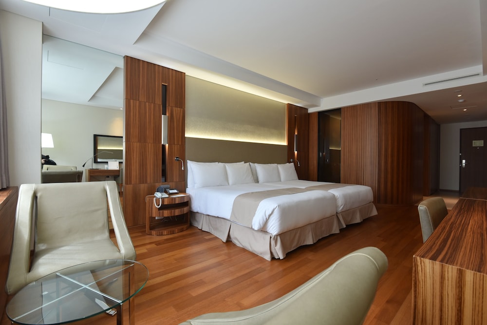 Family Twin Room - Photo 4