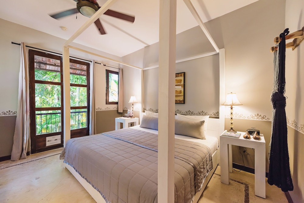 Standard Room, 1 King Bed - Photo 1