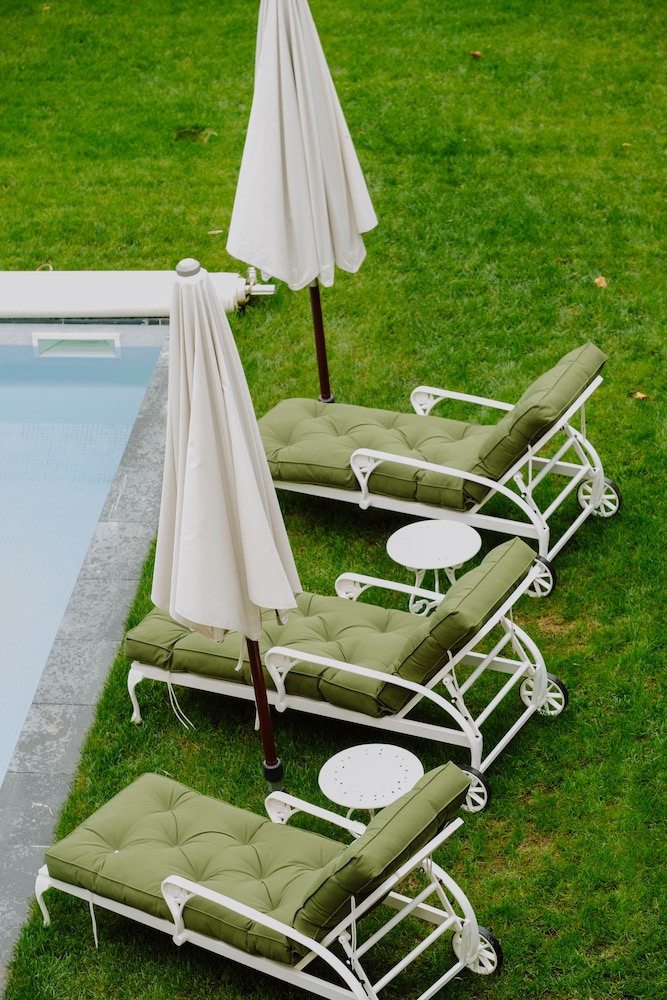 Superior Room, Pool View - Photo 2