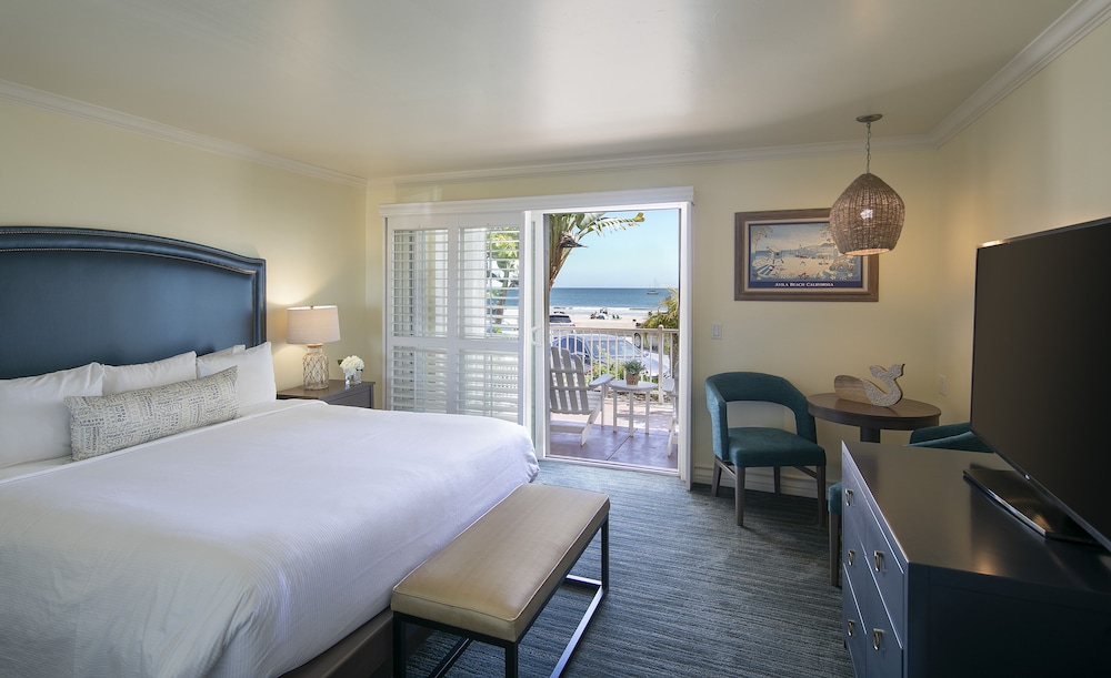 Superior Suite, 1 King Bed with Sofa bed (Oceanfront Suite, King, Lower) - Photo 1