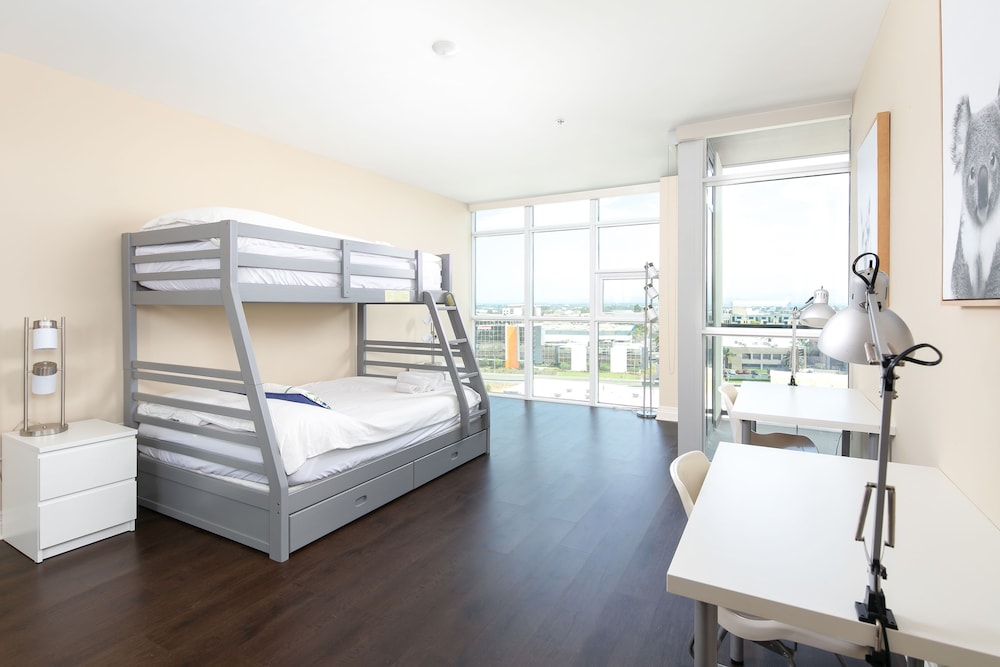 Luxury Apartment, 2 Queen Beds, Non Smoking photo 2