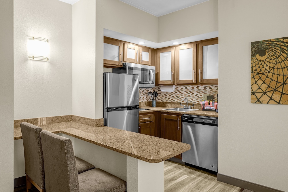 Suite, 1 Bedroom, Kitchen (Living Area) - Photo 3