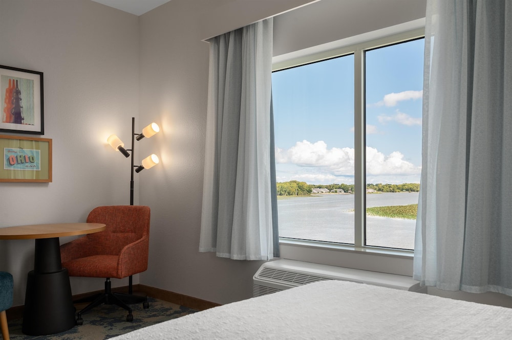 Room, 2 Queen Beds, Accessible, Bathtub (Mobility & Hearing, Water View) photo 1