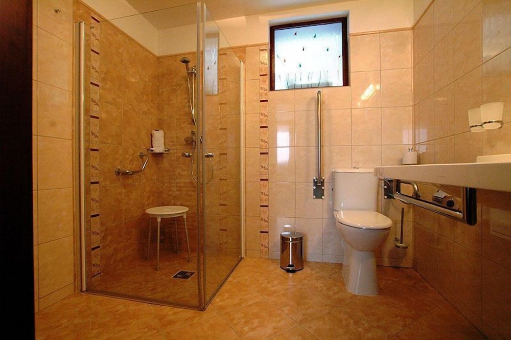 Double Room - Photo 12