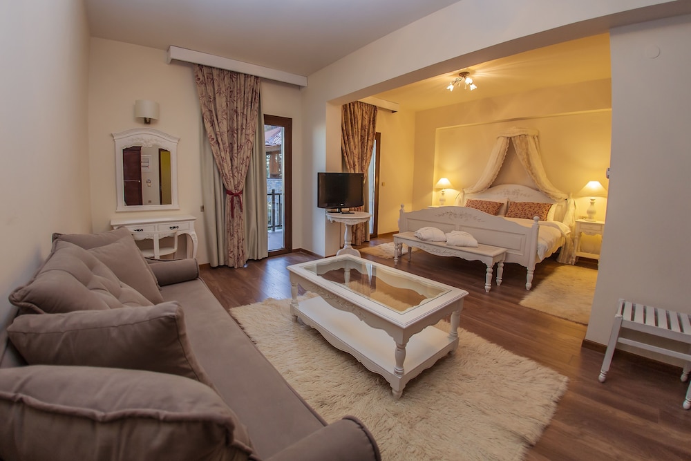 Executive Suite, Balcony, Mountain View
