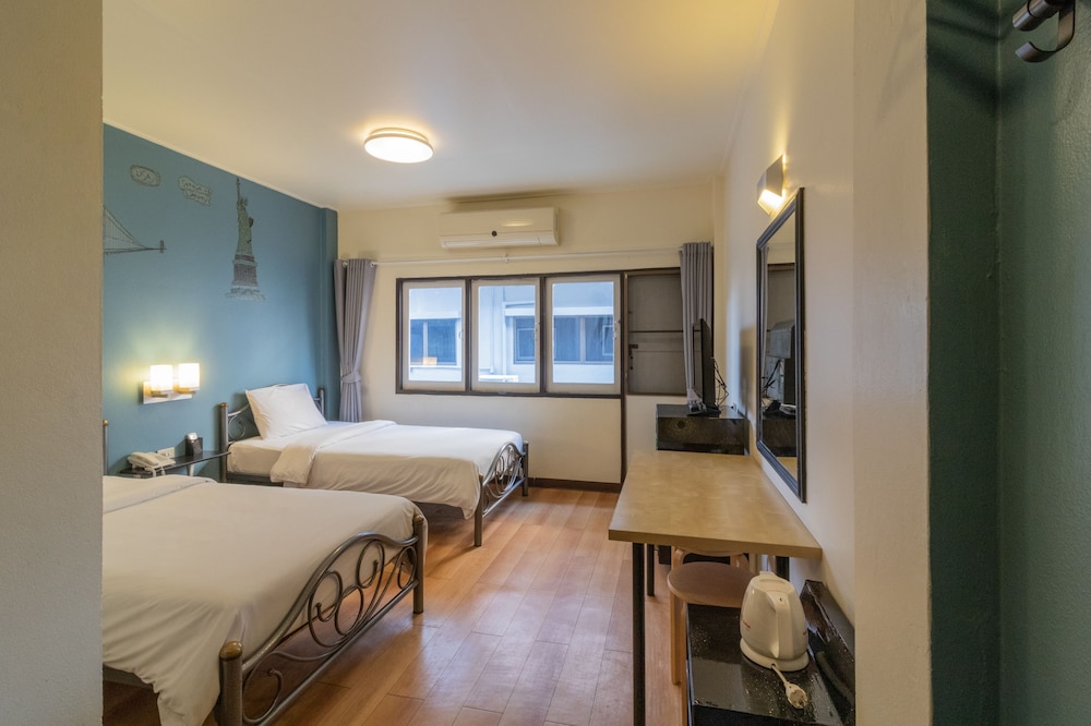 Superior Twin Room photo 2